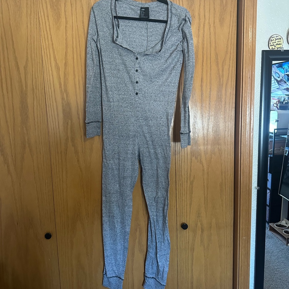 Gray H&M Button-Up Jumpsuit Onesie Size Medium